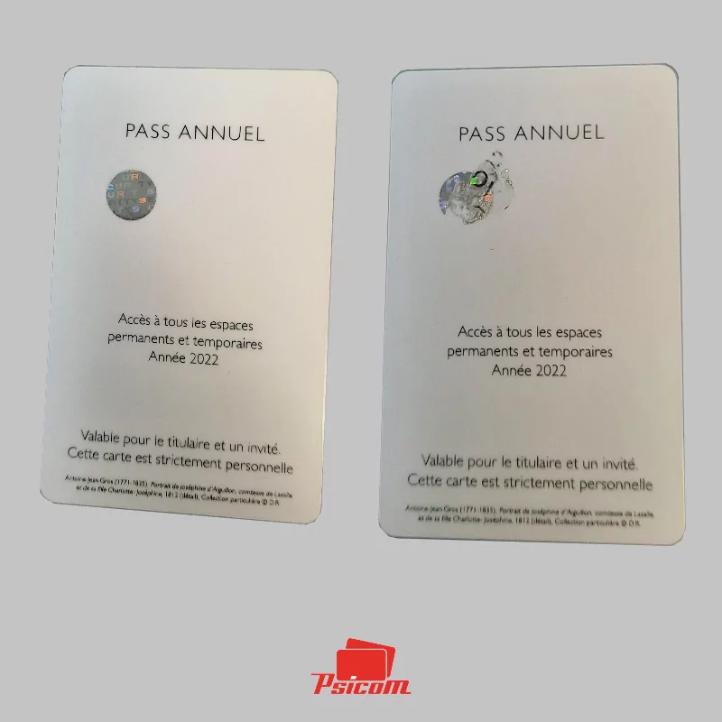étiquettes holographique arrachée