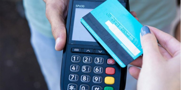 Un demi-siècle de révolution numérique: Célébration des 50 ans de la carte à puce de Roland Moreno !